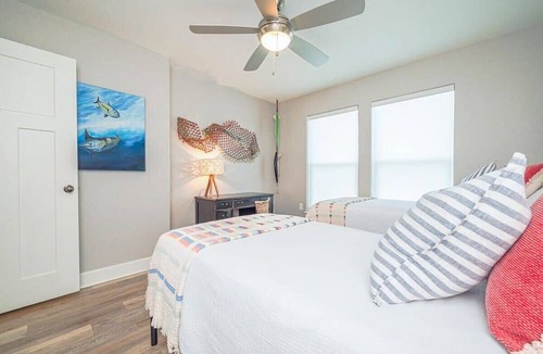 City-by-the Sea House | Driftwood Dream Summa
