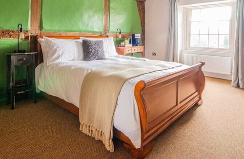 West Compton Bed & Breakfast | fox and hounds inn