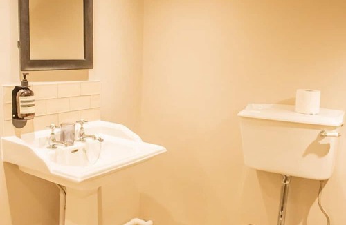 West Compton Bed & Breakfast | fox and hounds inn