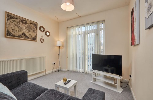 Littleover Apartment | Burton Road Comfy House