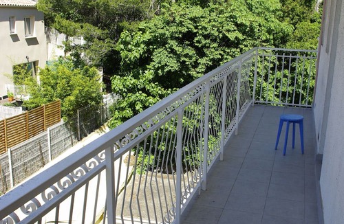 Estanove Apartment | Appartement Avec Terrasse et Parking Privatif