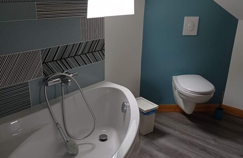 Pontorson Villa | Villa-Private Bathroom