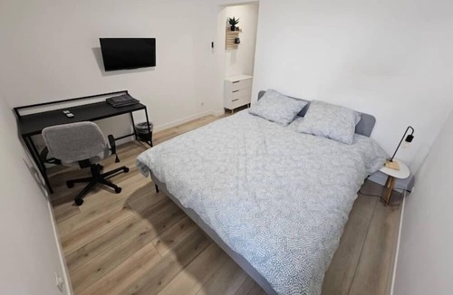 Saint-Priest Apartment | Le 14B RDC