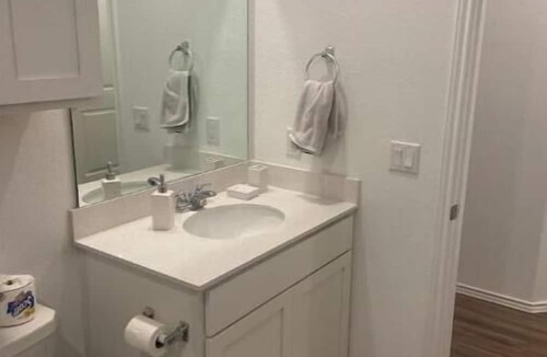 Leander Apartment | Modern, 1 BR private suite with kitchen