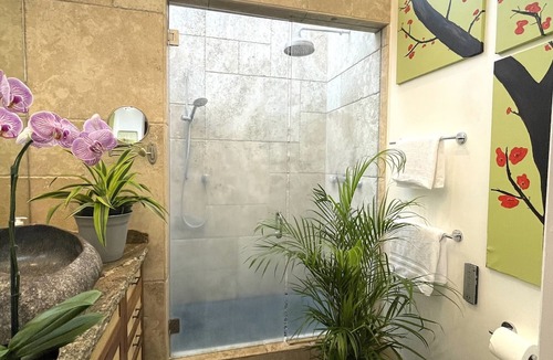 Waikiki Villa | Home away from home