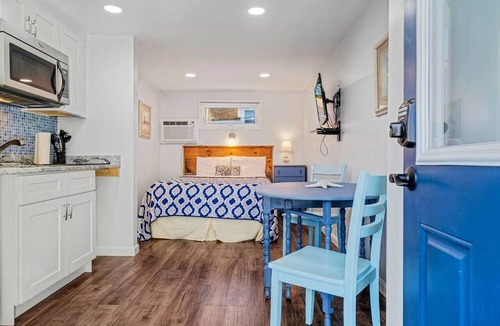 Ocean Park Apartment | Seaside Studio Retreat | Sleeps 4 | Parking