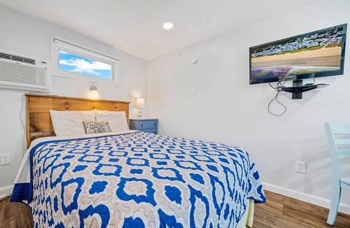 Ocean Park Apartment | Seaside Studio Retreat | Sleeps 4 | Parking