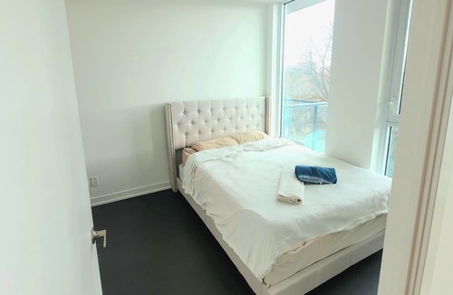 Parkdale Condo | Spacious Industrial Style Comfortable Condo, 2bth - Convenient access Downtown