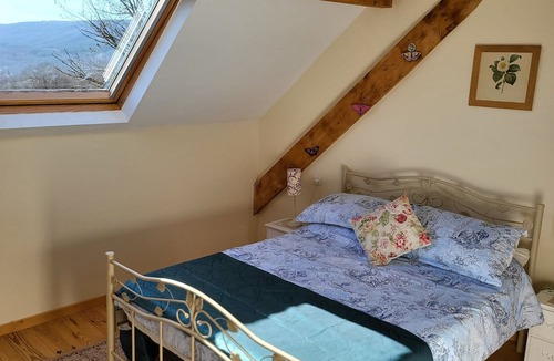 Bersac-sur-Rivalier Bed & Breakfast | Double Room with valley view
