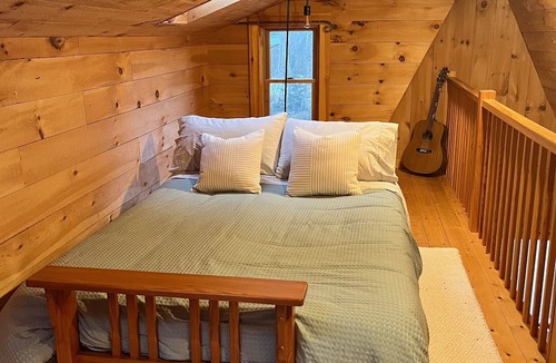 Bristol Ski Chalet | All-season mountain escape