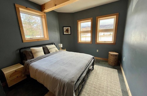 Bristol Ski Chalet | All-season mountain escape