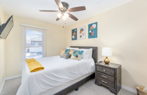 Dyer House | Dyer Indiana Rental
