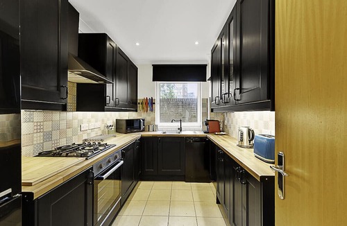 Abbey Apartment | Charming Centrally Located Wimbledon Flat