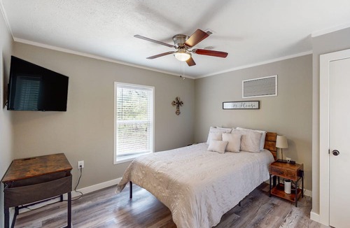 McKinney House | Dog-friendly home near downtown with grill, streaming, washer/dryer, small deck
