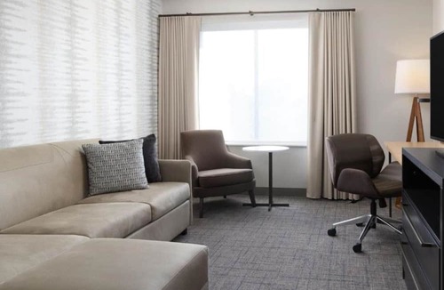 Fairfield House | UPGRADE YOUR EXTENDED STAY EXPERIENCE.