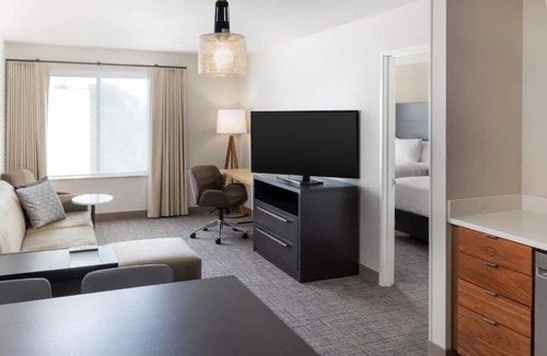 Fairfield House | UPGRADE YOUR EXTENDED STAY EXPERIENCE.