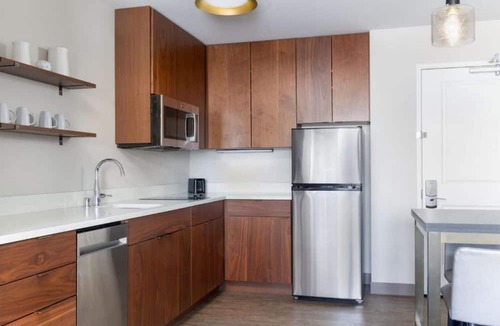 Fairfield House | UPGRADE YOUR EXTENDED STAY EXPERIENCE.