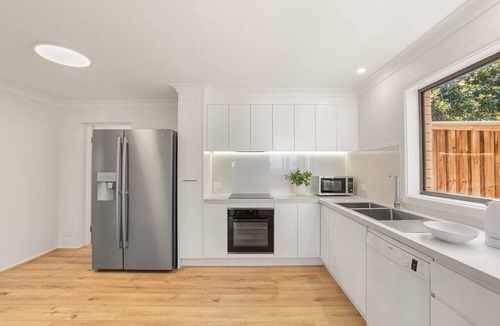 Curl Curl House | Sweeping Panoramic Views - Brand New Beach House