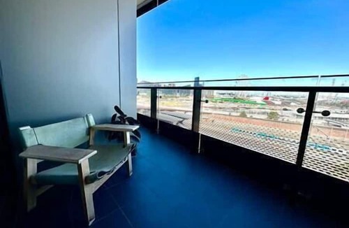 West Melbourne Apartment | 2B1B Cozy near Train Station + Free Parking!