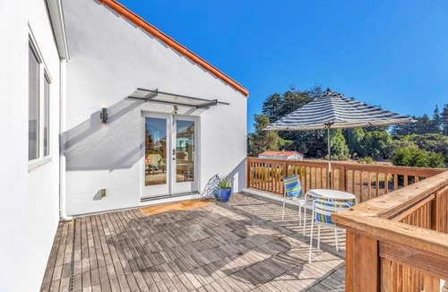 Soquel House | Serene home away from home.