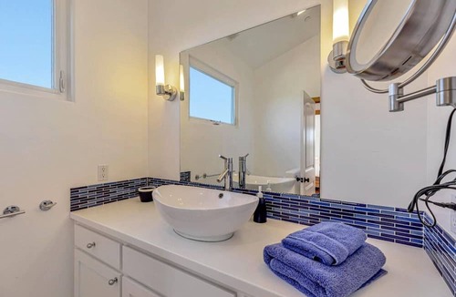 Soquel House | Serene home away from home.