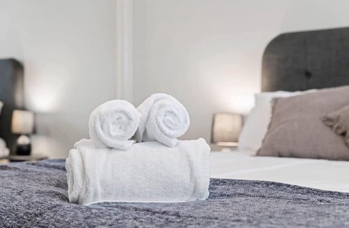 Charmhaven House | Kayak - Pool - Waterfront Paradise in Charmhaven