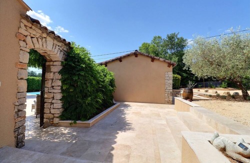Salavas House | Holiday Home 'Villa L'opaline' with Mountain View, Wi-Fi and Air Conditioning