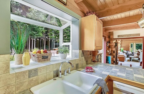 Forks Cabin | Quintessential Pacific Northwest Experience