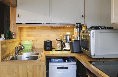 Flandres Apartment | Large studio with balcony