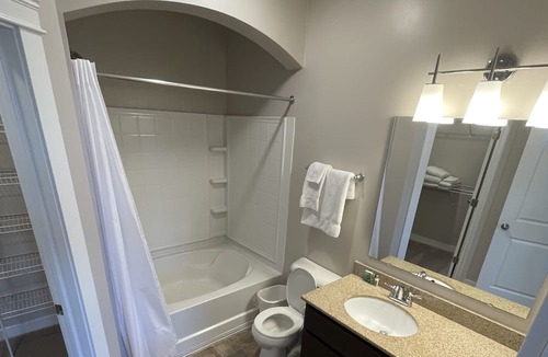 Carmel Apartment | Carmel 3 bedrooms with 2 full baths!!