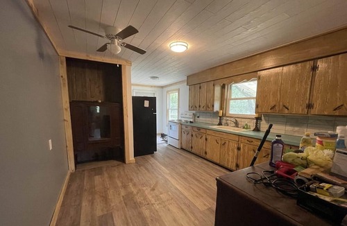 Bismarck House | 3 bed 1 bath house on 1 acre in the path of totality for the 2024 Eclipse