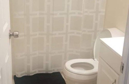 Niskayuna Apartment | king size one bed room