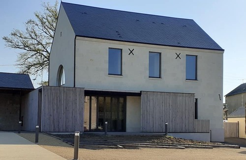 La Breille-les-Pins House | Gite Touristique et Équestre Dans une Commune Boisée