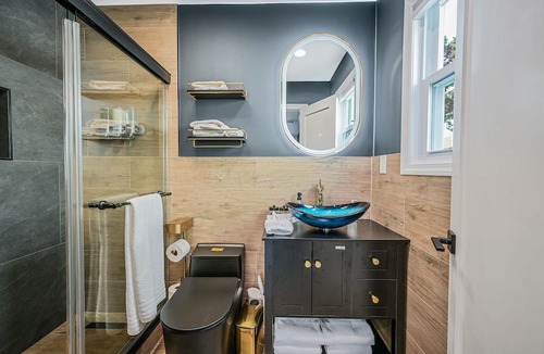 East Meadow Apartment | Luxury 1st fl Apartment