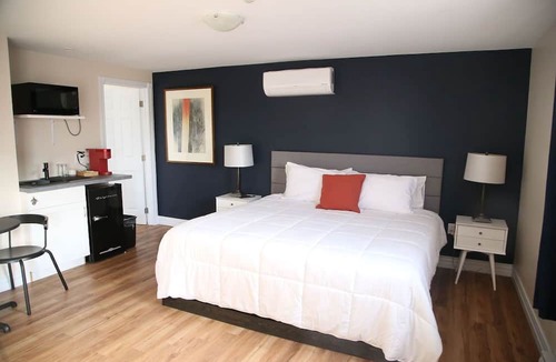 Shelburne House | Located in the heart of Shelburne