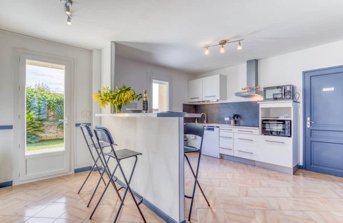 Lunel Apartment | Apartment "Villa Farigoule" with Shared Pool & Wi-Fi