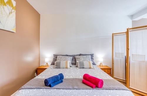 Lunel Apartment | Apartment "Villa Farigoule" with Shared Pool & Wi-Fi