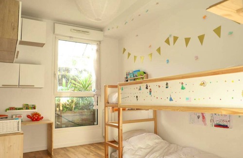 Bagnolet Apartment | Homerez - Beautiful apartement for 4 ppl. with terrace at Bagnolet
