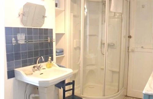 Aumeville-Lestre Apartment | Spacious apartment with garden