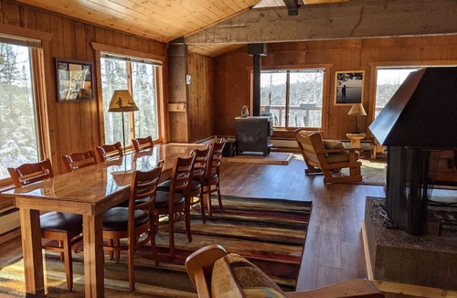 South Range Hostel | Rustic Woodland Lodge