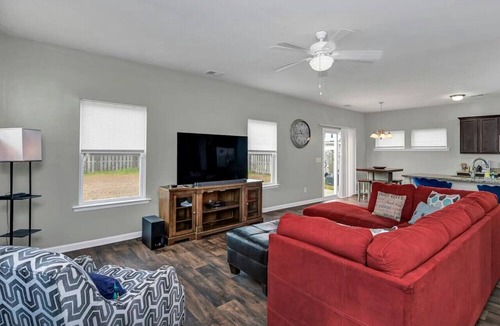 Lexington House | Lexington Charm | 3BR 2BA