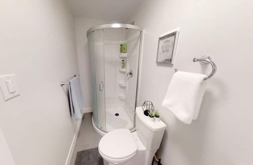 Sandy Hill Apartment | Bachelor apartment in downtown!