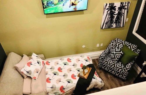 South Delridge House | Cute, West Seattle, Tiny Guest House Getaway~