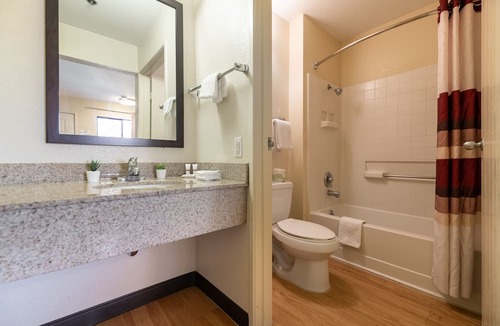 Sacramento Hotel | Sacramento Inn & Suites