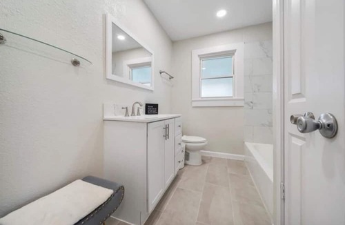 La Marque House | Oleander Cottage