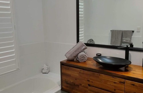 Mount Tamborine House | Coastline Alpine Villa