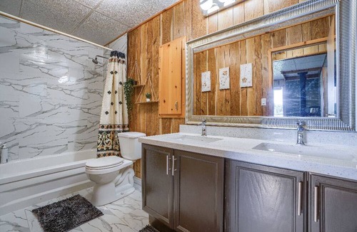 Coboconk Cabin | Cozy Waterfront Cottage!