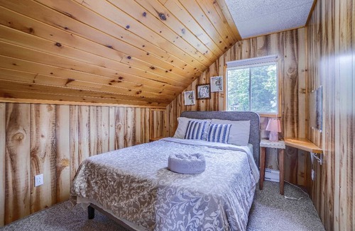 Coboconk Cabin | Cozy Waterfront Cottage!