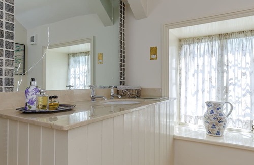 Swindon House | Pet friendly, comfortable Grade 2 listed manor complete with Aga, fires etc.