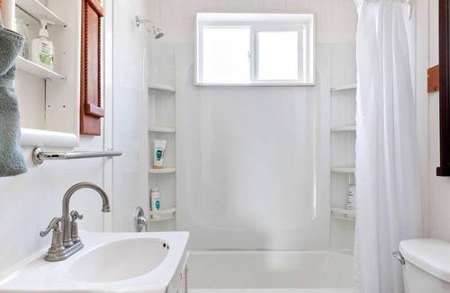 Clinton House | Ferry Vacation Rental